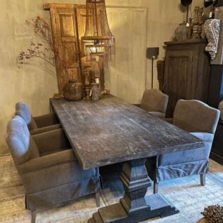 Eettafel Rough Black Kloosterpoot